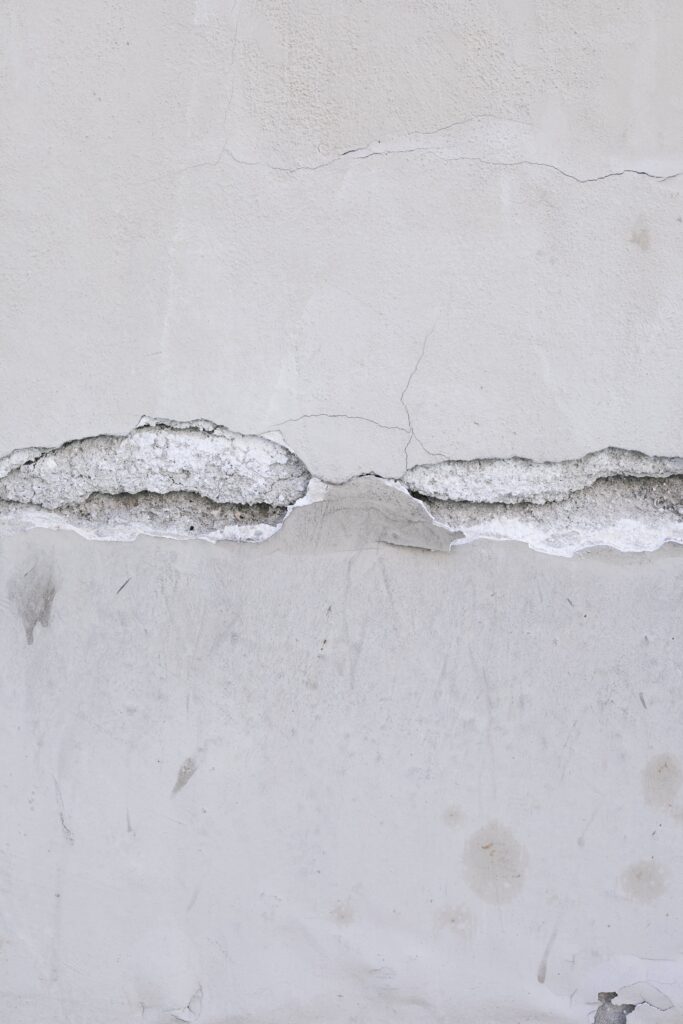 Comment puis-je savoir si mon plafond va s'effondrer ?